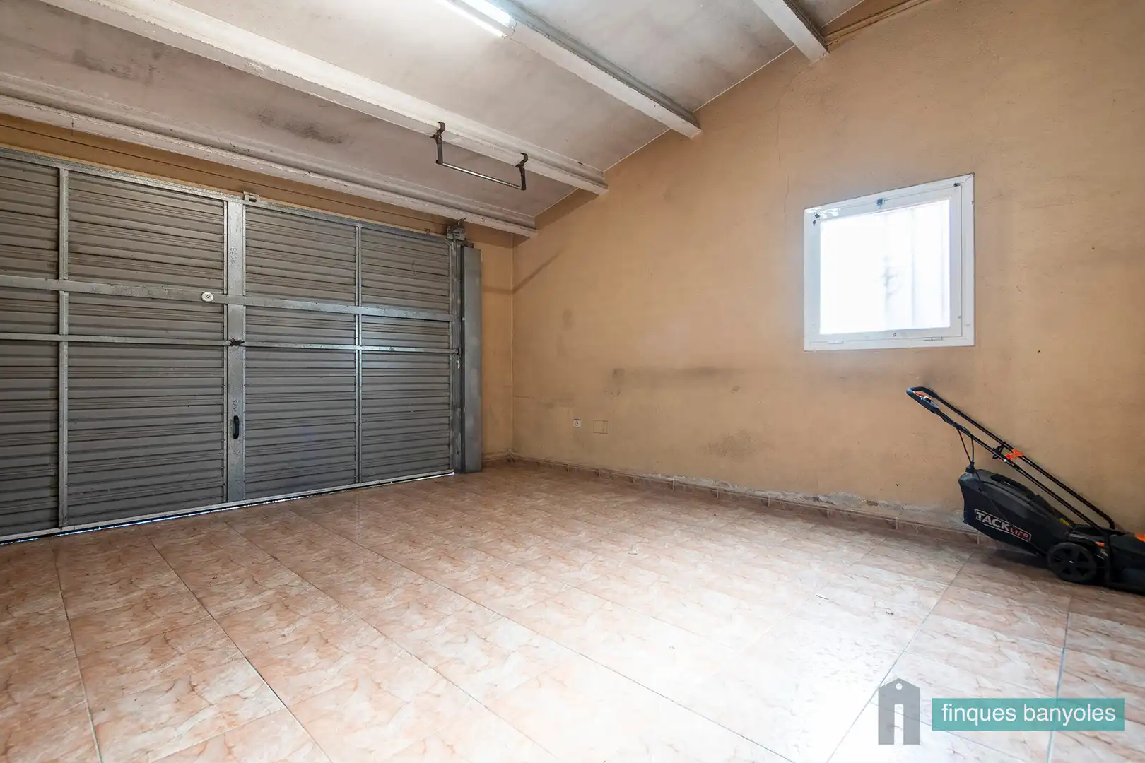 Houses for sale in Fontcoberta  with Air Conditioner, Private garden and Terrace
