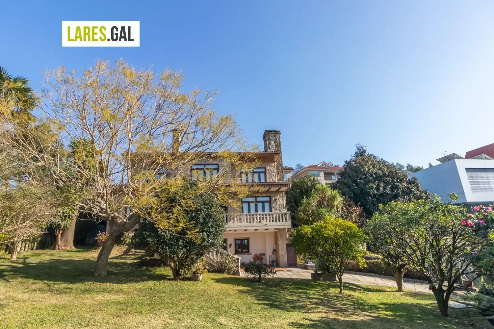 Vista exterior de Casa o xalet de lloguer en Moaña amb Calefacció, Terrassa i Moblat