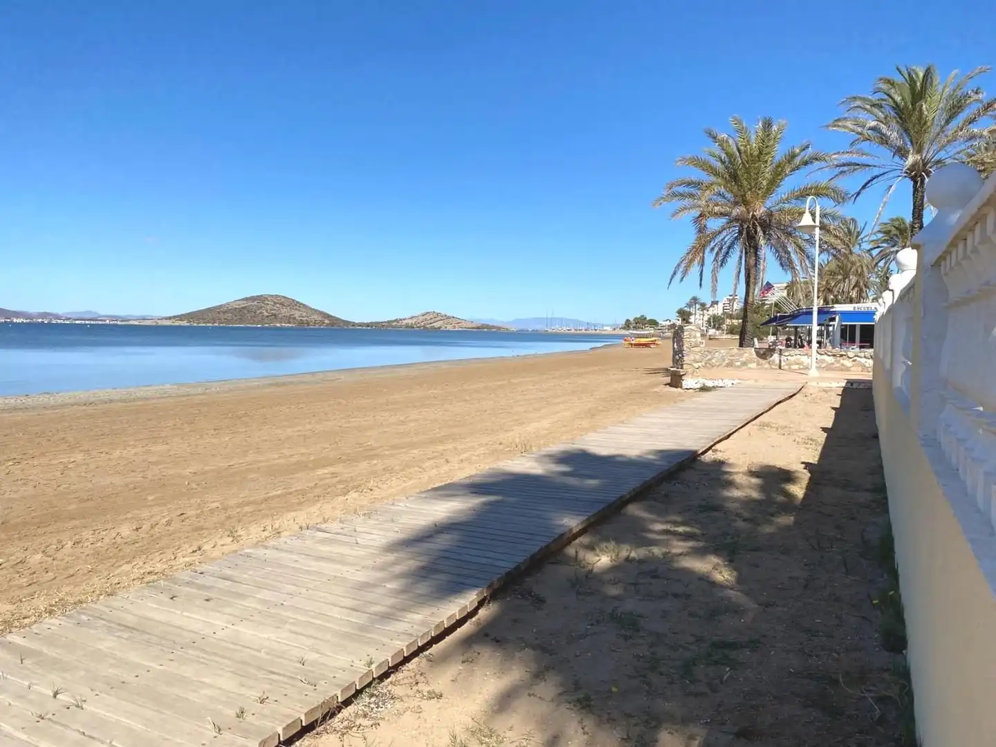 Außenansicht von Haus oder Chalet zum Verkauf in La Manga del Mar Menor mit Klimaanlage, Heizung und Privatgarten