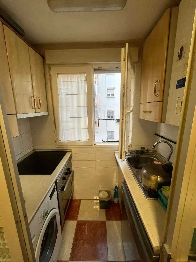 Kitchen of Flat for sale in Aranjuez  with Air Conditioner, Heating and Private garden