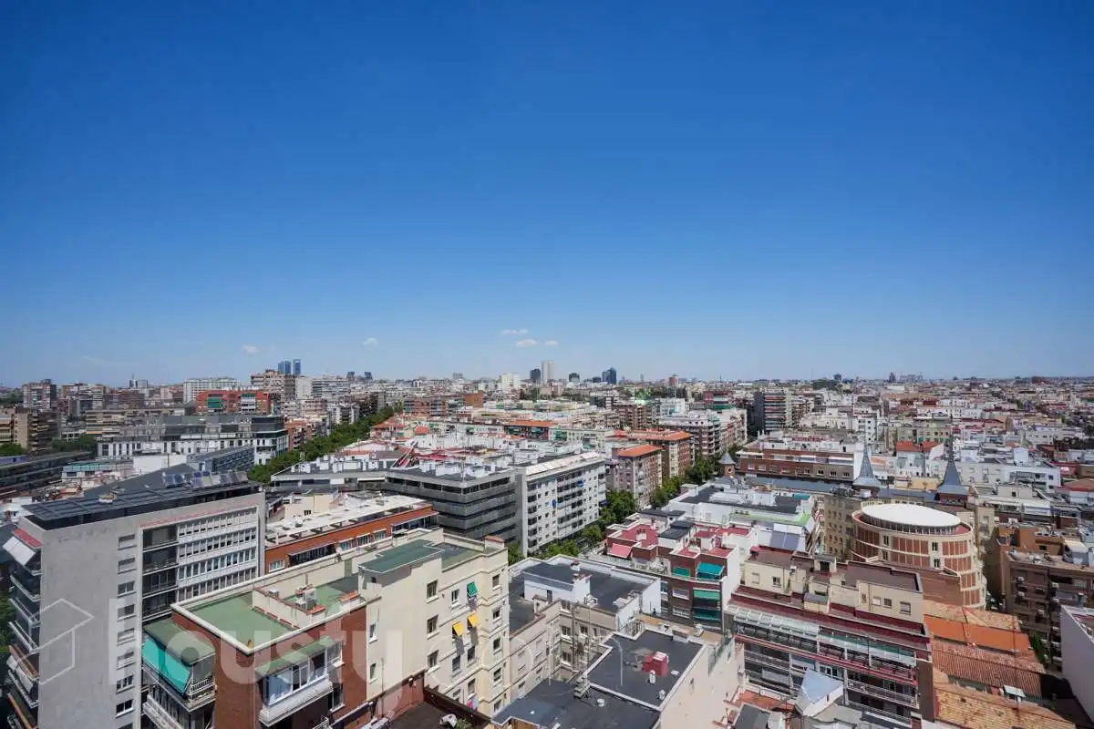 Außenansicht von Wohnung zum Verkauf in Madrid mit Klimaanlage, Heizung und Terrasse