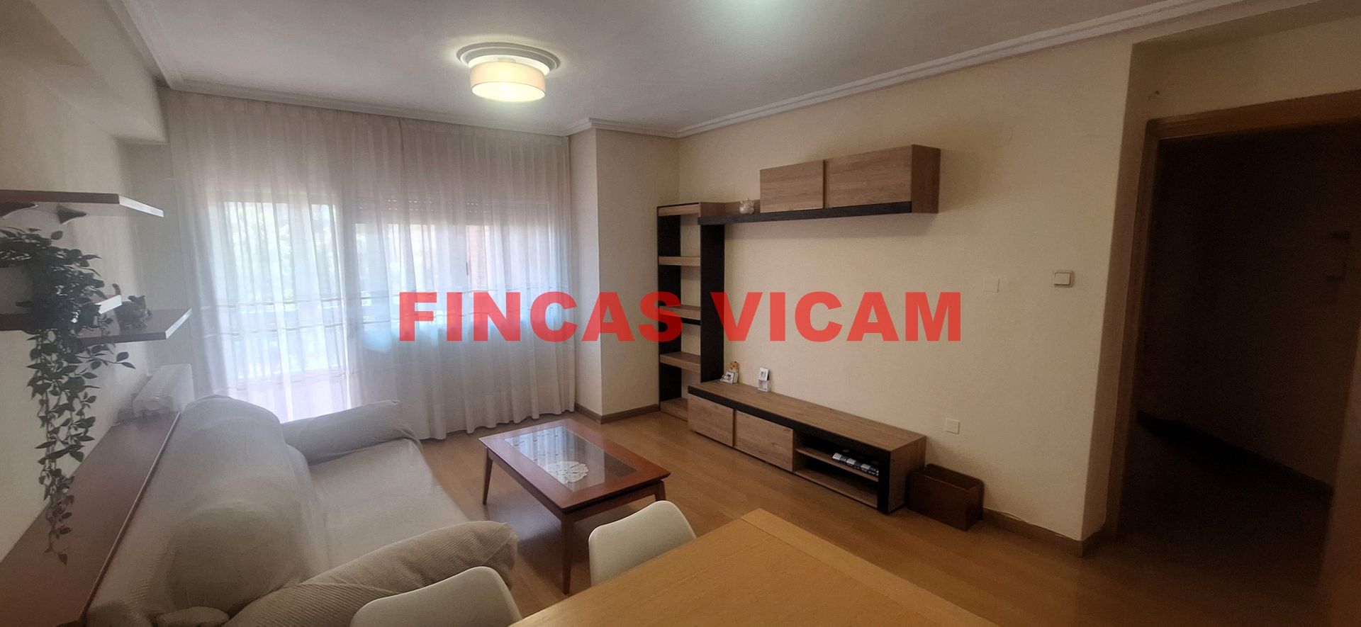 Sala de estar de Piso de alquiler en  Huesca Capital con Calefacción, Parquet y Amueblado