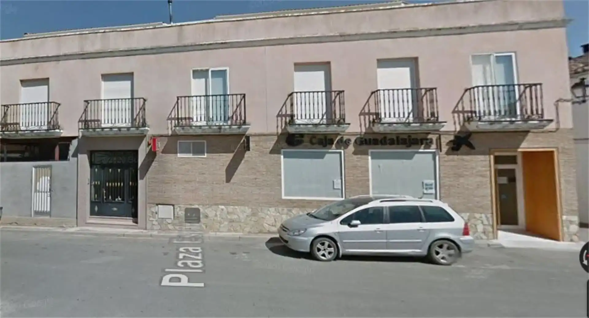 Vista exterior de Local en venda en Espinosa de Henares - pueblo