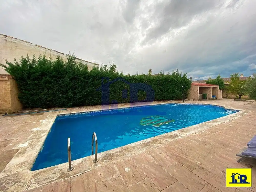 Swimming pool of Houses for sale in Arcas del Villar  with Air Conditioner, Heating and Terrace