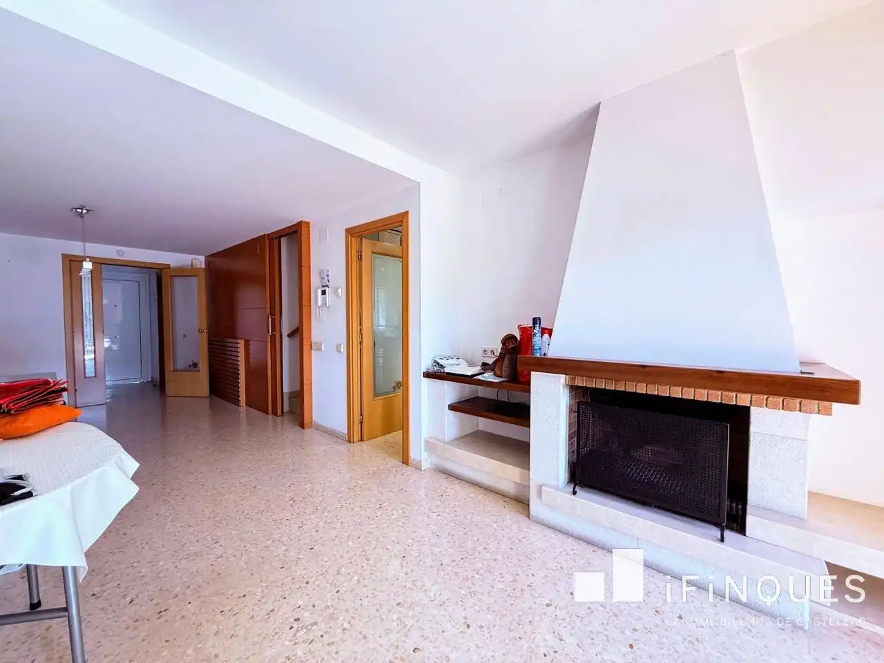 Sala de estar de Casa o chalet en venta en Castellar del Vallès con Aire acondicionado, Calefacción y Jardín privado