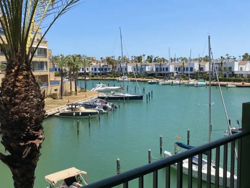 Vista exterior de Apartament en venda en Sotogrande amb Aire condicionat i Terrassa