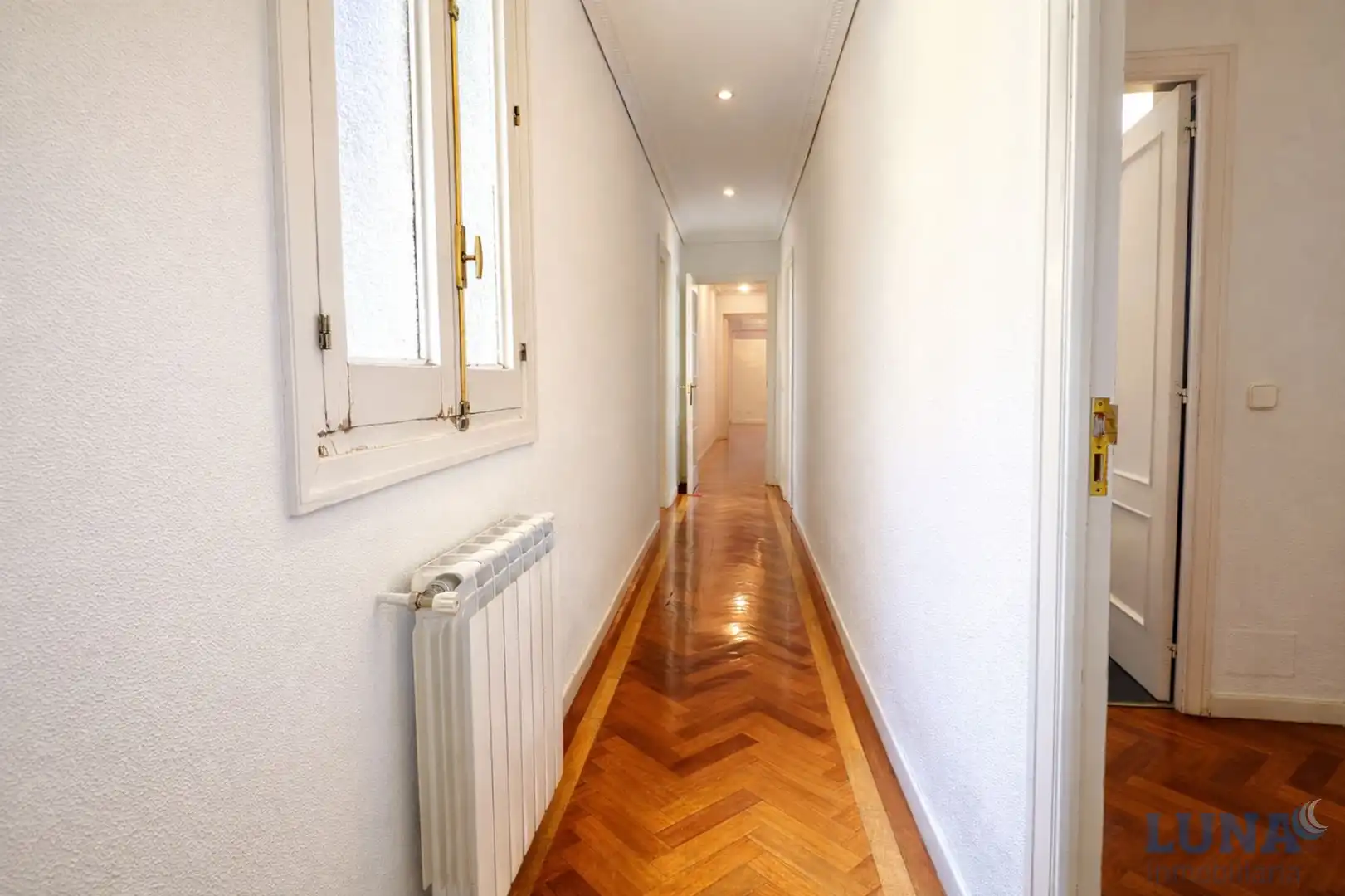 Wohnung zum Verkauf in Madrid mit Klimaanlage, Heizung und Parkett