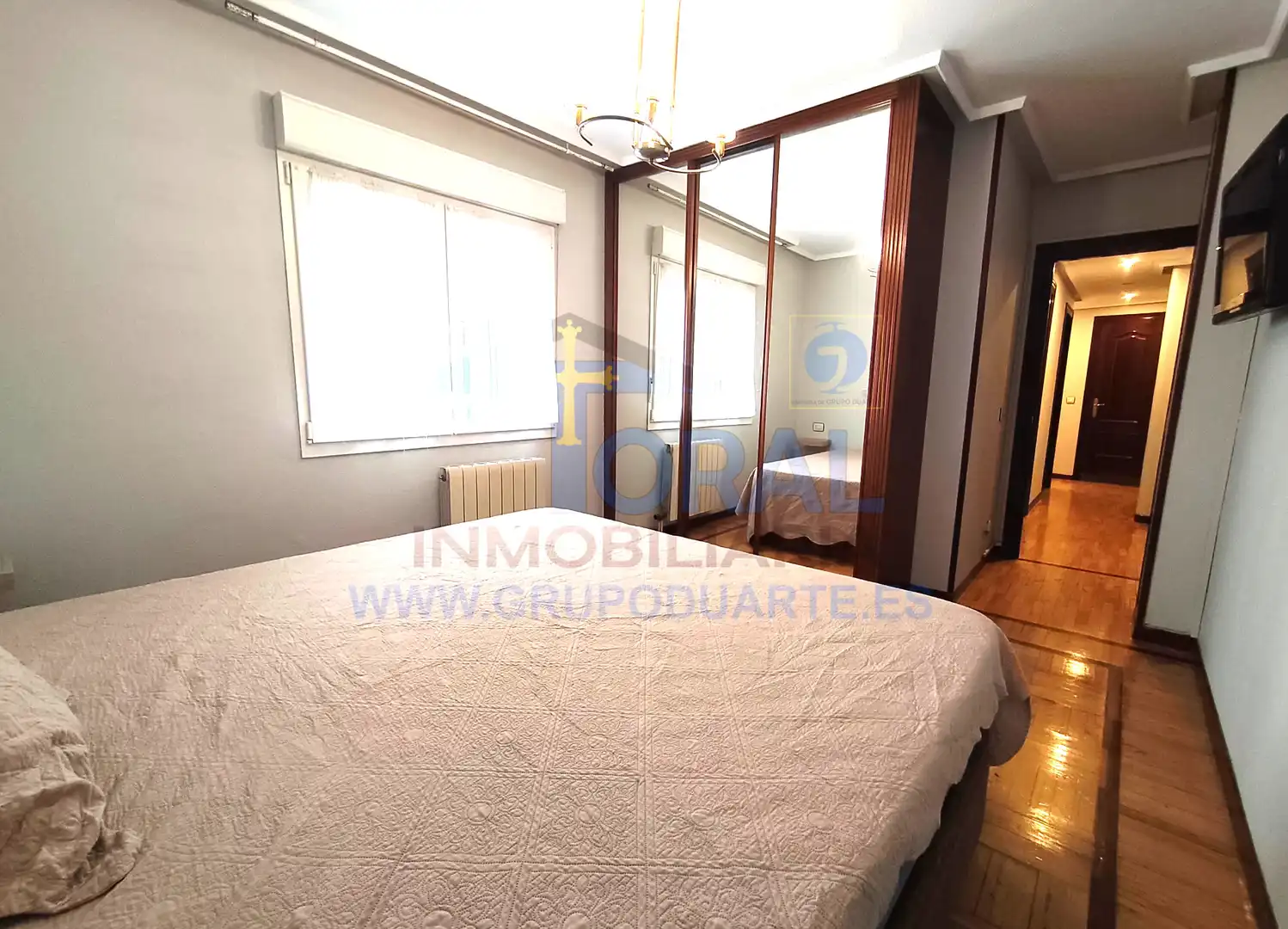 Schlafzimmer von Wohnung zur Miete in Gijón  mit Heizung, Parkett und Möbliert