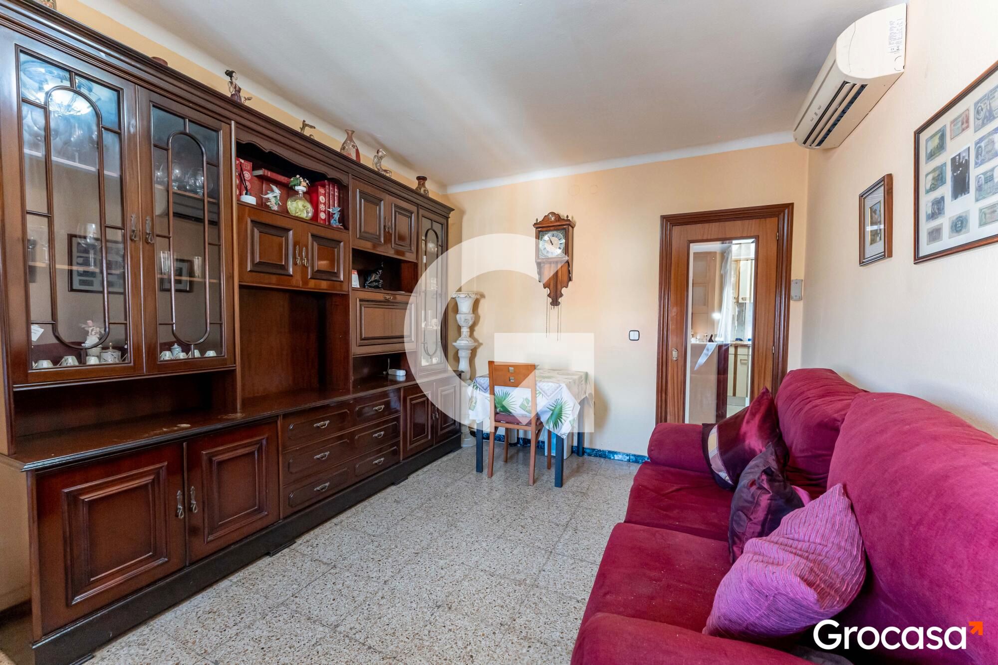 Living room of Flat for sale in Cornellà de Llobregat  with Air Conditioner, Oven and Balcony