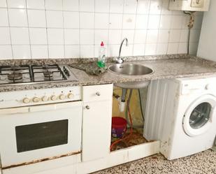 Kitchen of Apartment for sale in  Logroño