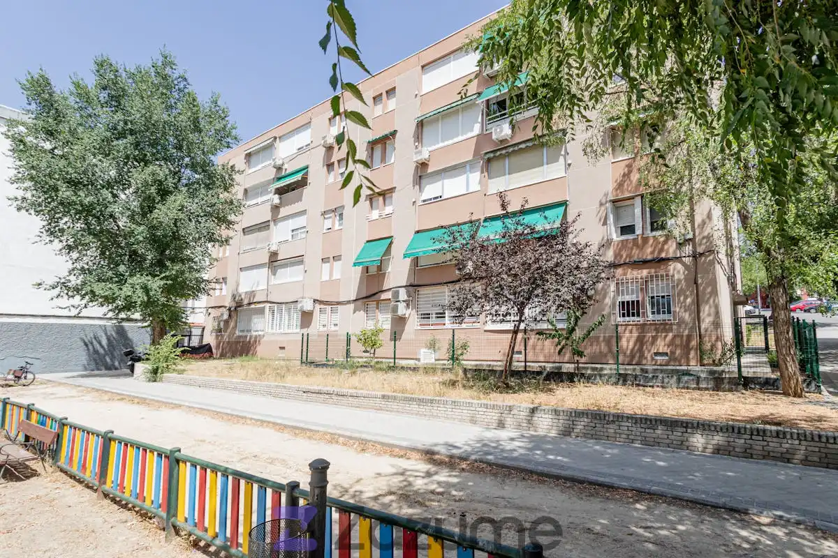 Vista exterior de Piso de alquiler en Madrid con Aire acondicionado, Calefacción y Parquet