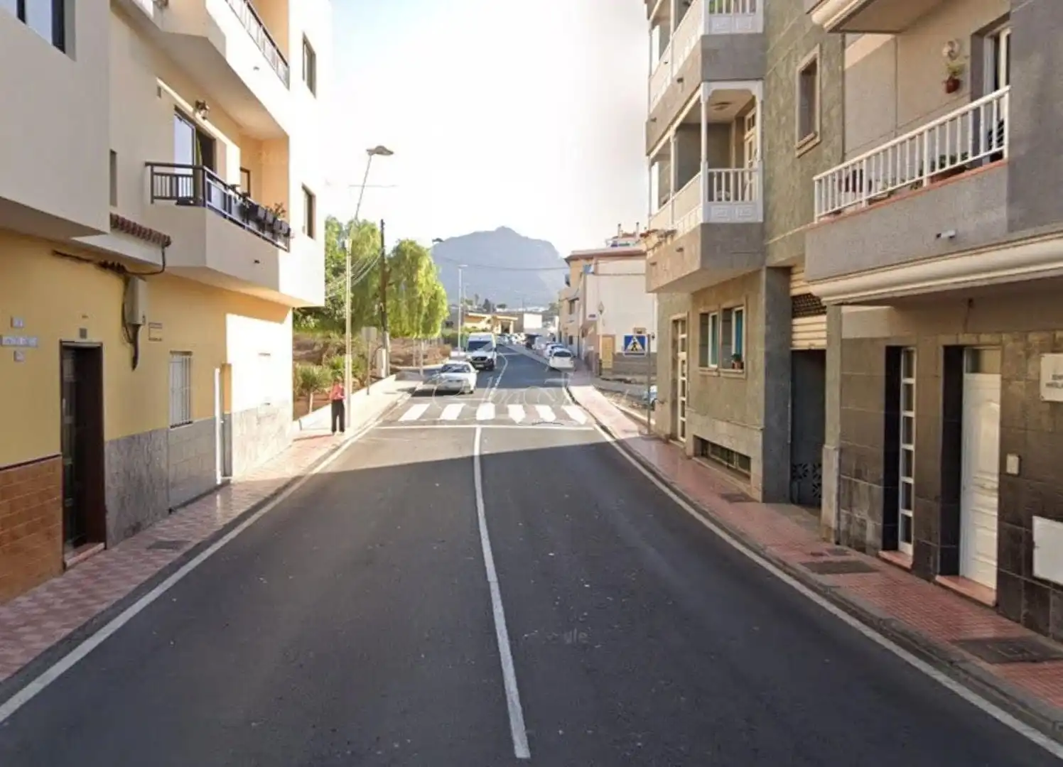 Vista exterior de Local de lloguer en Arona amb Moblat