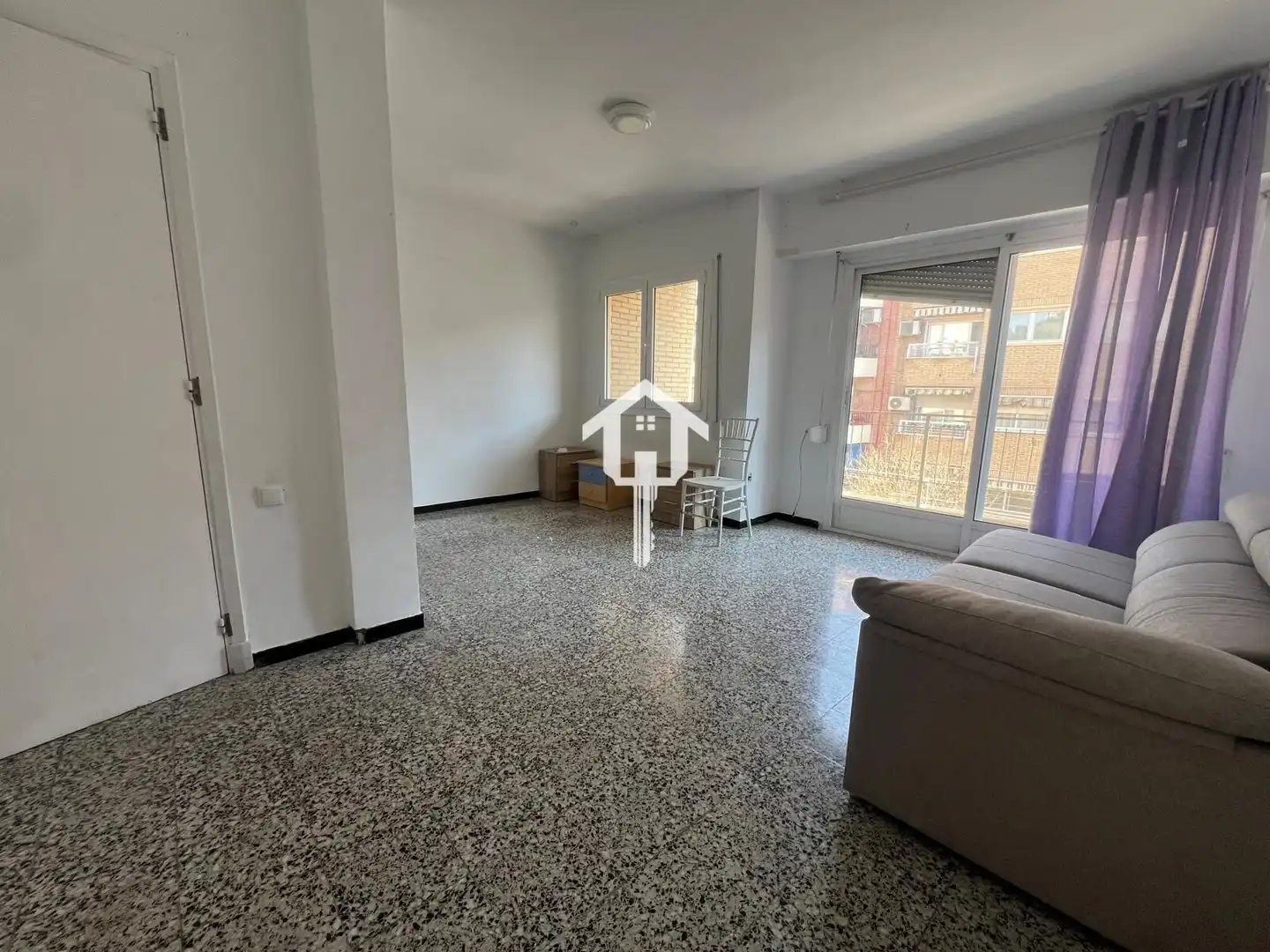 Vista exterior de Piso en venta en Alicante / Alacant con Amueblado y Balcón