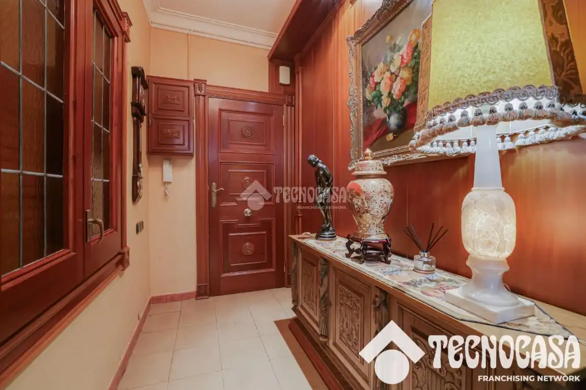 Piso en venta en Barcelona con Calefacción y Balcón