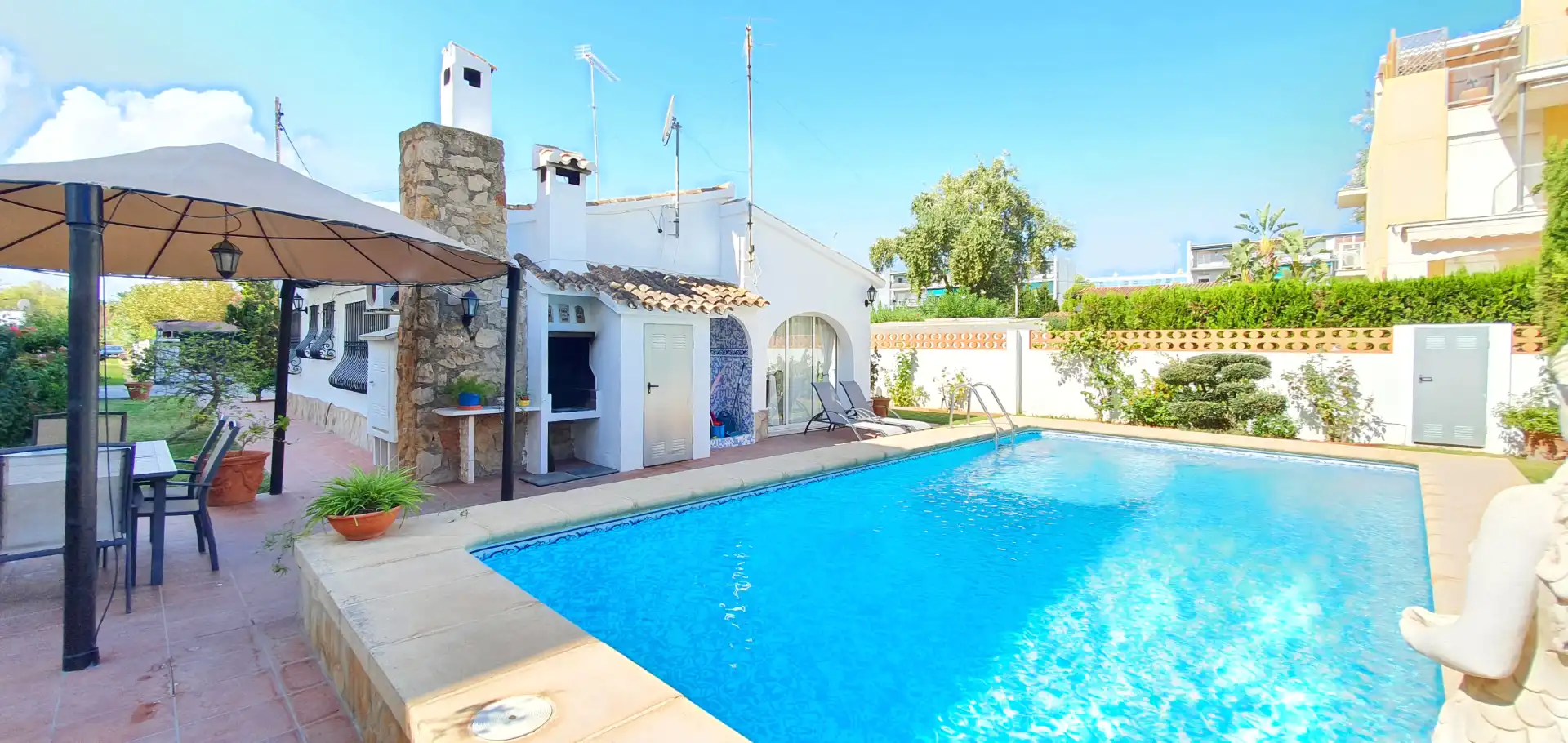 Swimming pool of Houses for rent in Dénia  with Air Conditioner, Heating and Private garden