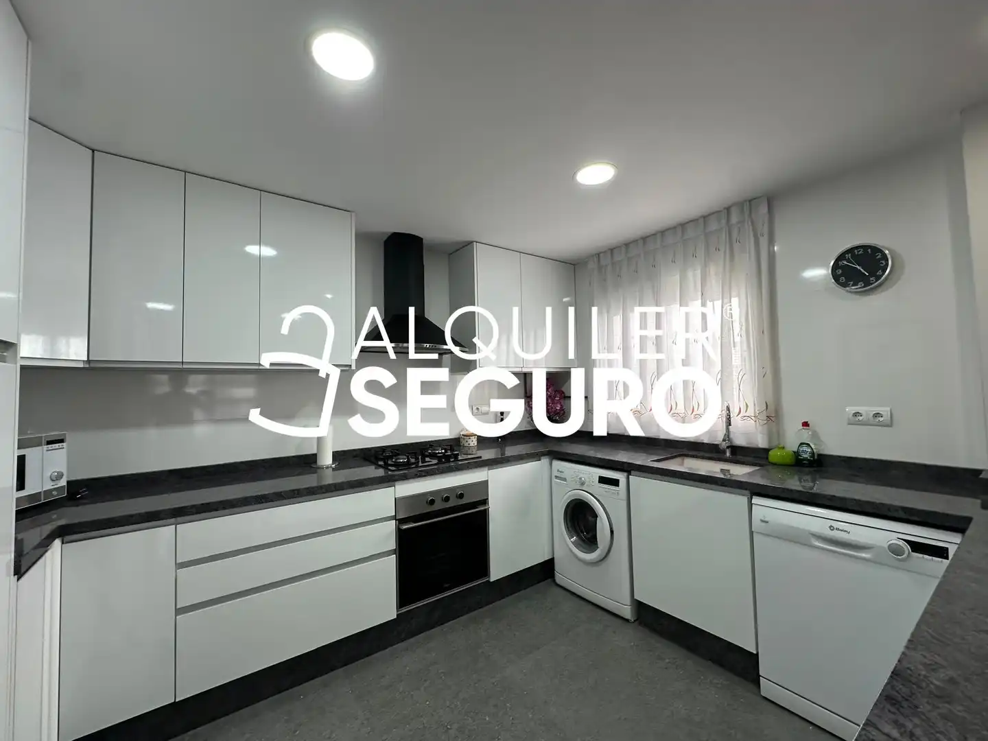 Kitchen of Flat for rent in Chiva  with Air Conditioner, Terrace and Furnished