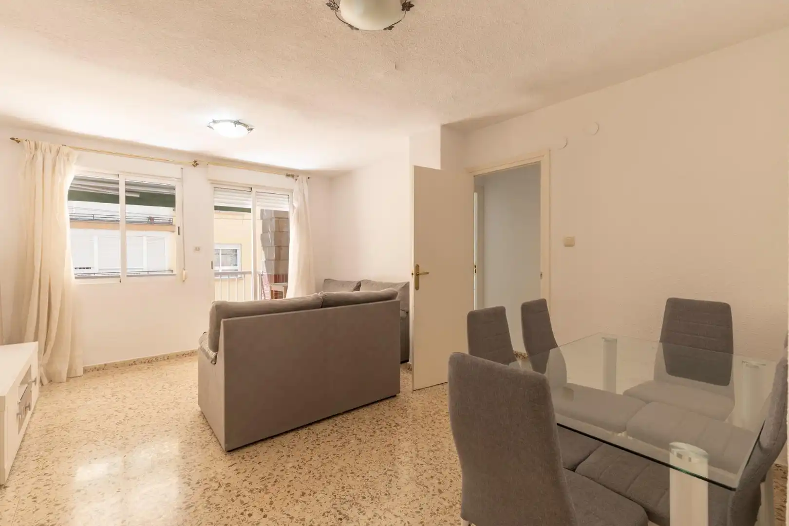 Sala d'estar de Pis en venda en Granada amb Terrassa