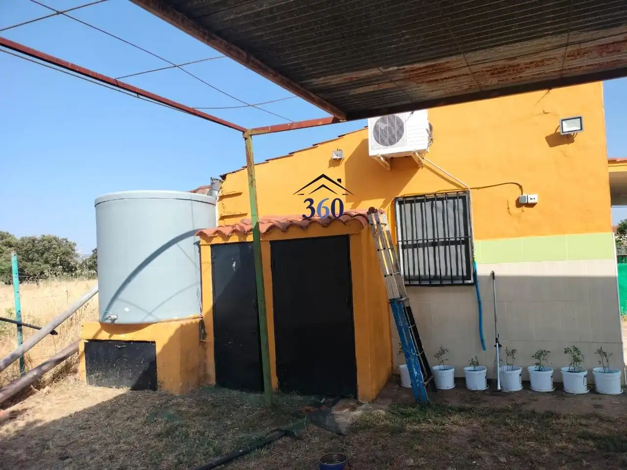 Vista exterior de Finca rústica en venta en Alcuéscar