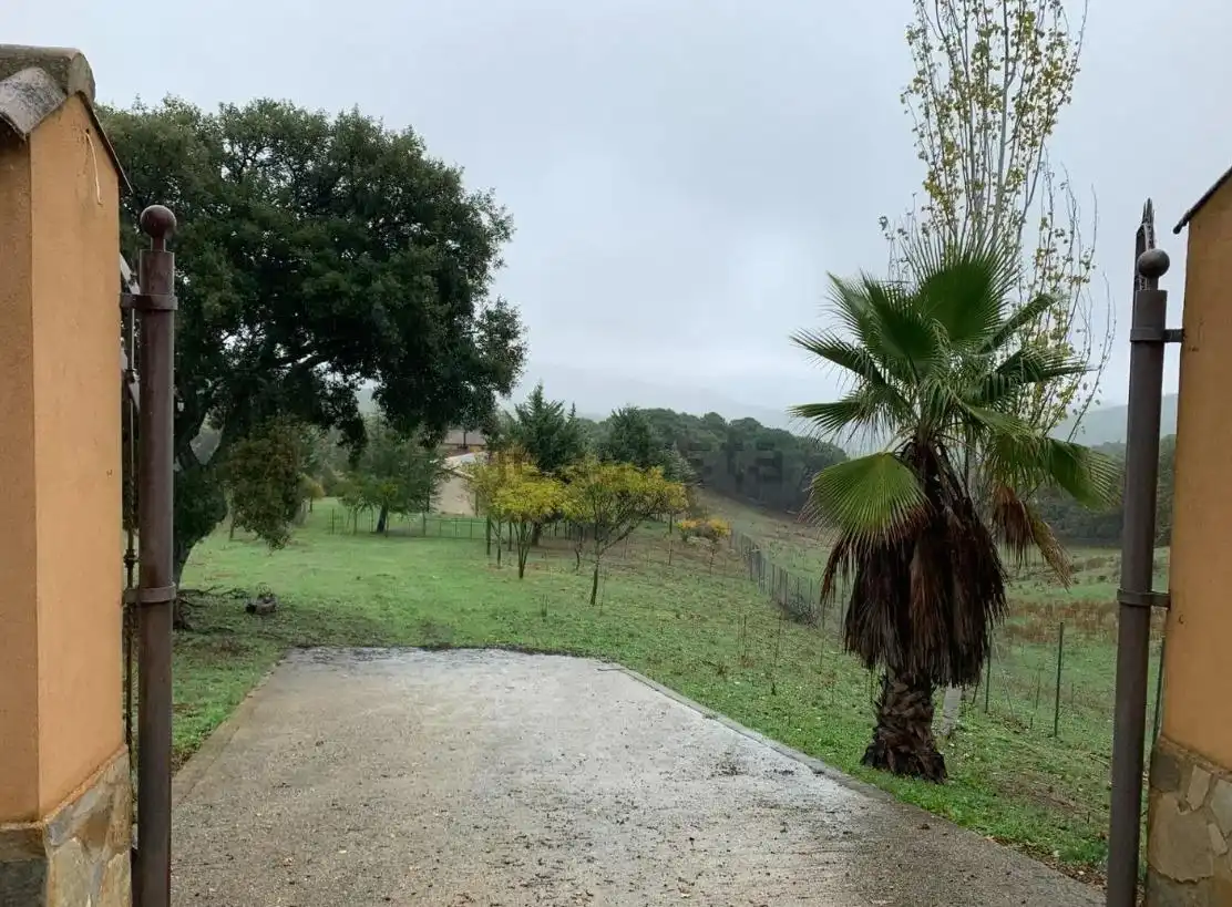 Casa o chalet en venta en Calera de León con Jardín privado, Terraza y Amueblado