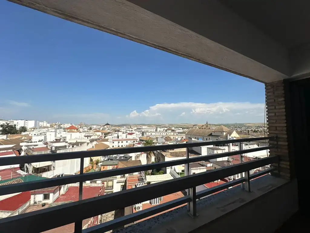 Außenansicht von Wohnung zur Miete in Córdoba mit Schwimmbad