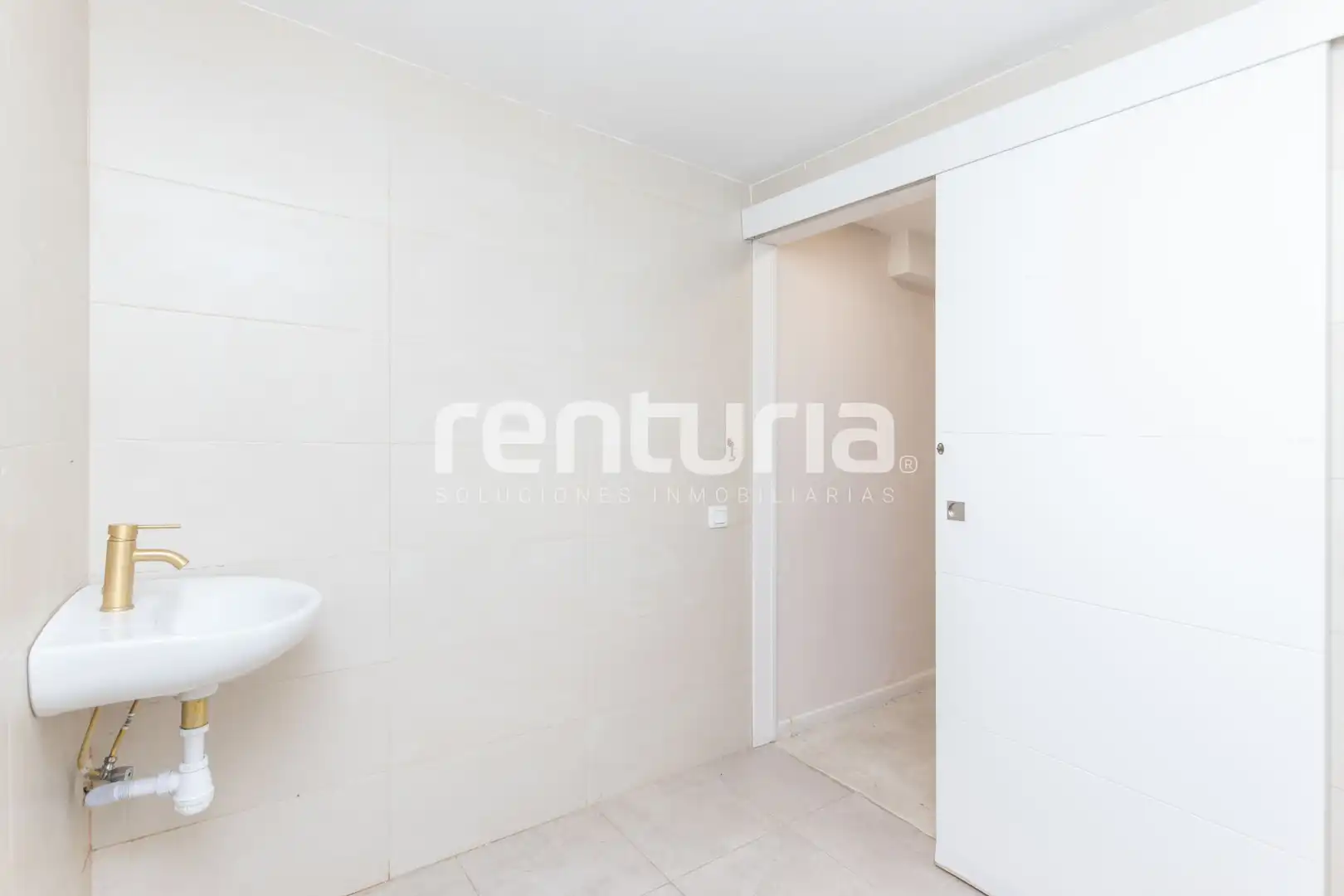 Badezimmer von Geschaftsraum zum Verkauf in Valencia mit Klimaanlage und Heizung