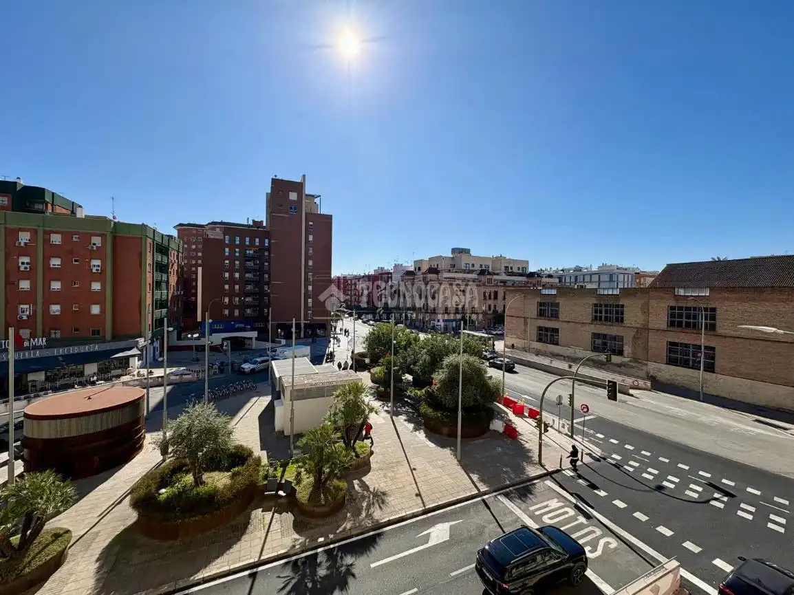 Vista exterior de Piso en venta en Sevilla con Aire acondicionado, Calefacción y Terraza