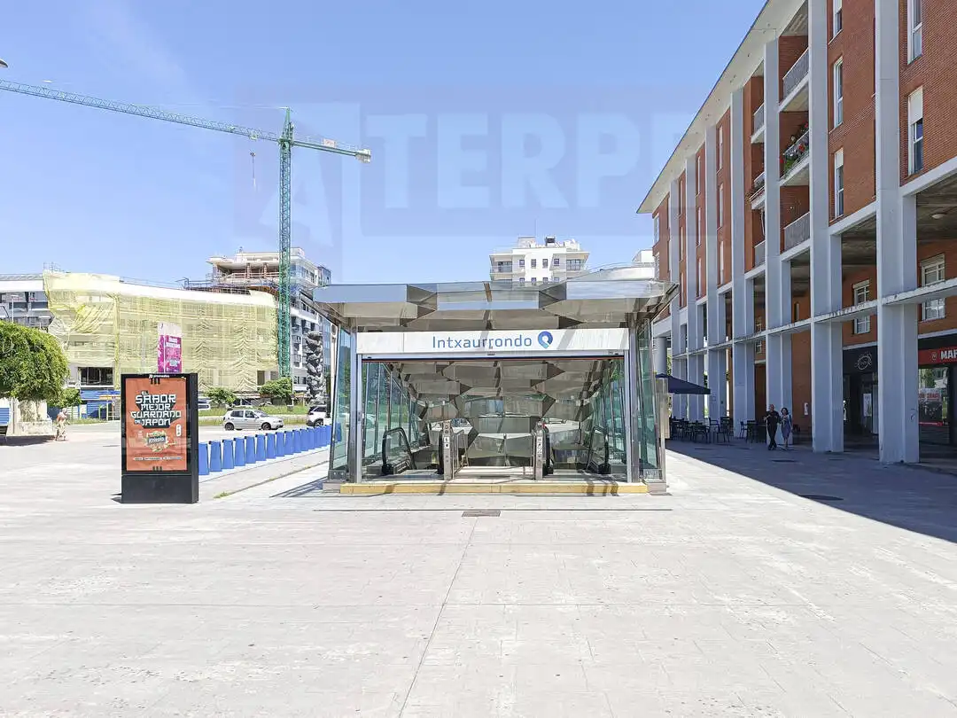Vista exterior de Pis en venda en Donostia - San Sebastián  amb Calefacció i Traster