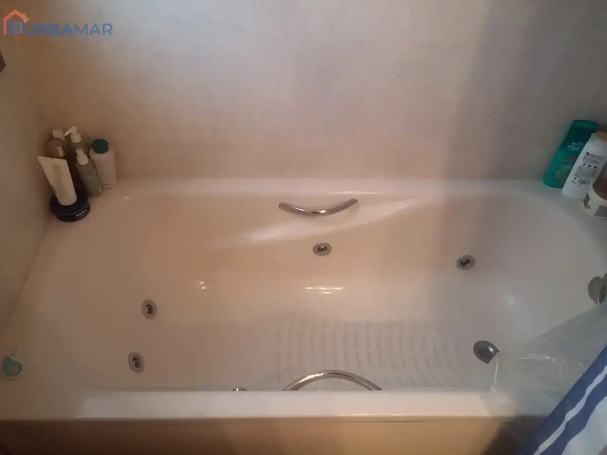 Badezimmer von Wohnung zur Miete in Madrid mit Klimaanlage, Heizung und Möbliert