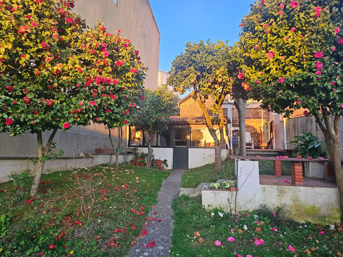Vista exterior de Casa o chalet en venta en Santiago de Compostela  con Calefacción, Jardín privado y Trastero