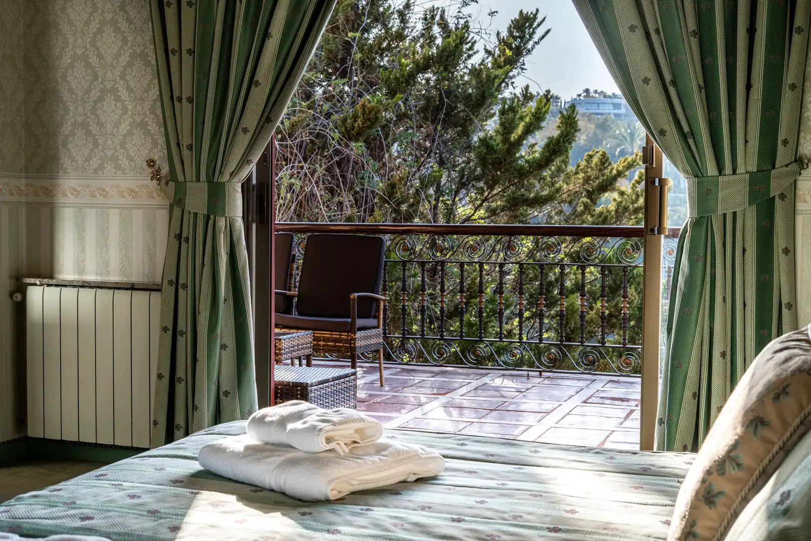 Schlafzimmer von Country house zum Verkauf in Benahavís mit Terrasse