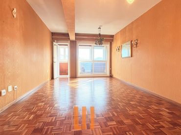 Appartamento con balcone in vendita a Rúa Juan Flórez