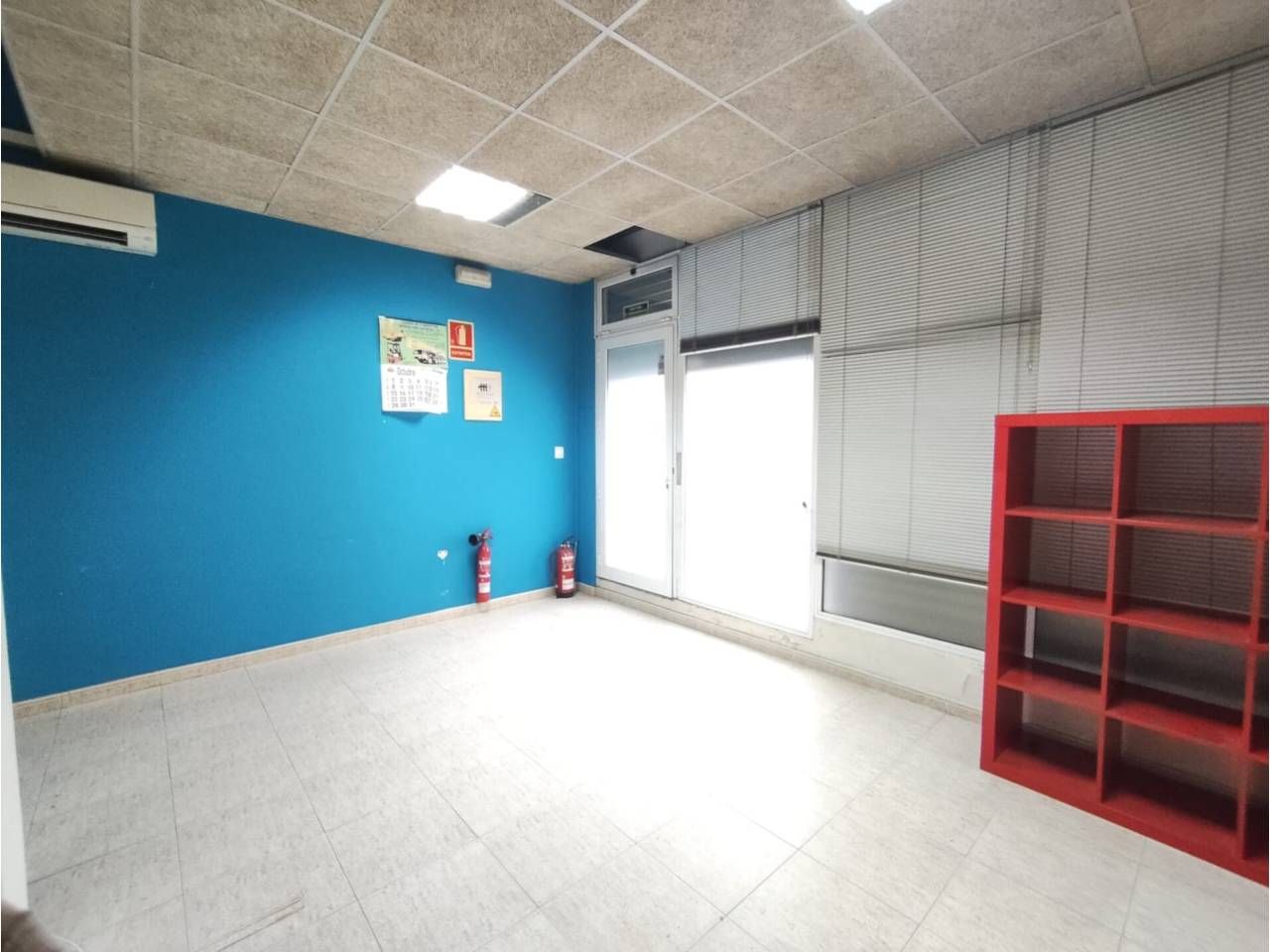 Local de lloguer a Calle Josep Maria de Sagarra, 73, Font Verda