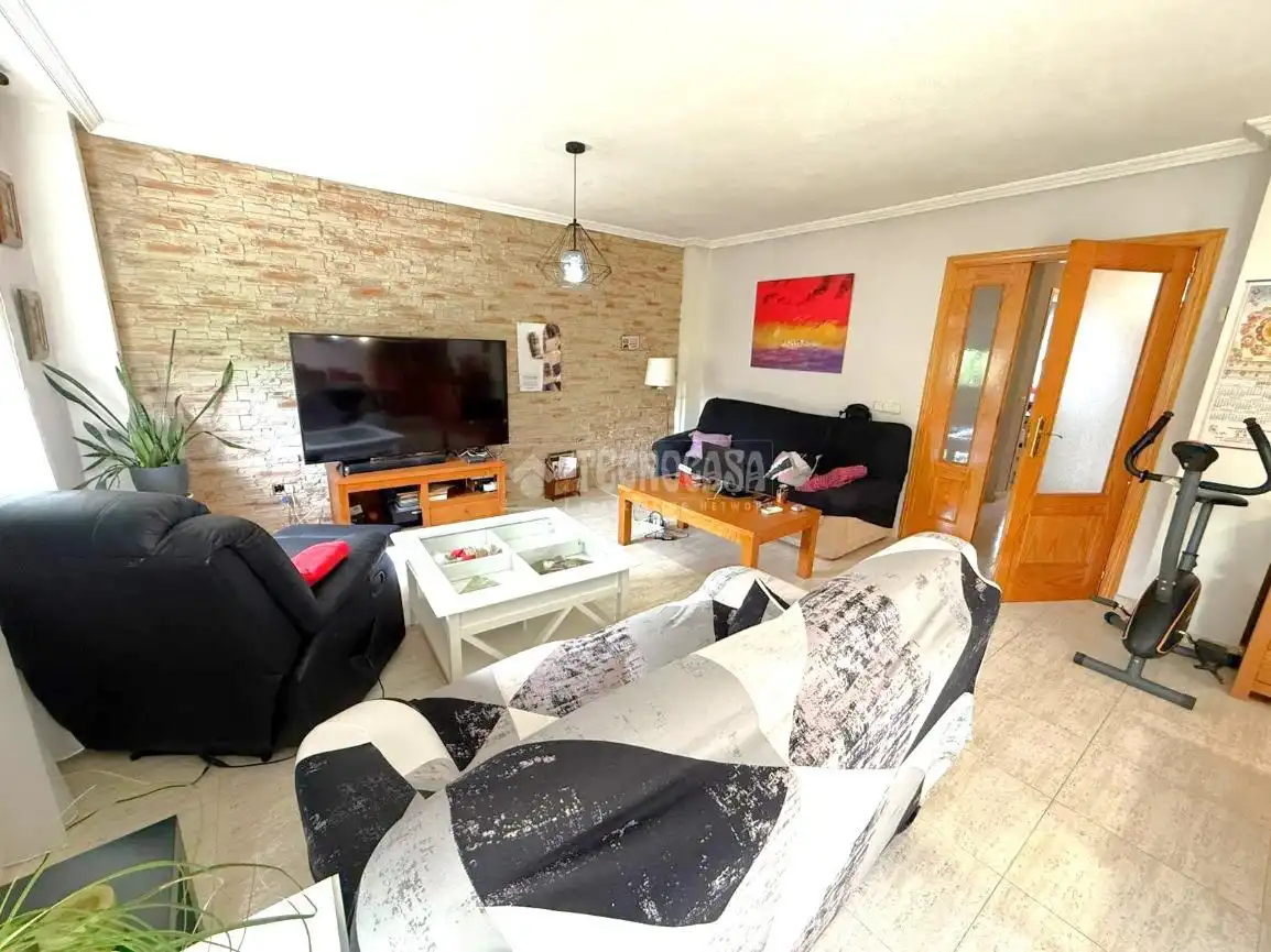 Sala de estar de Casa adosada en venta en Seseña con Aire acondicionado