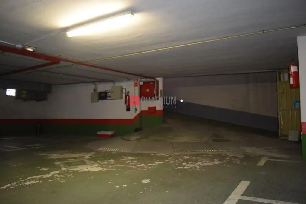 Parking de Local en venta en Santiago de Compostela 
