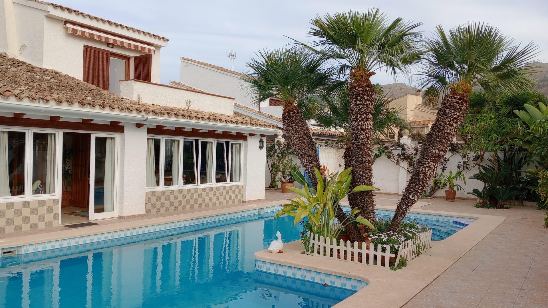 Swimming pool of House or chalet for sale in Benidorm  with Air Conditioner, Heating and Private garden
