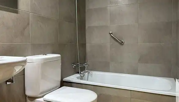 Baño de Dúplex en venta en Palamós con Calefacción, Terraza y Trastero