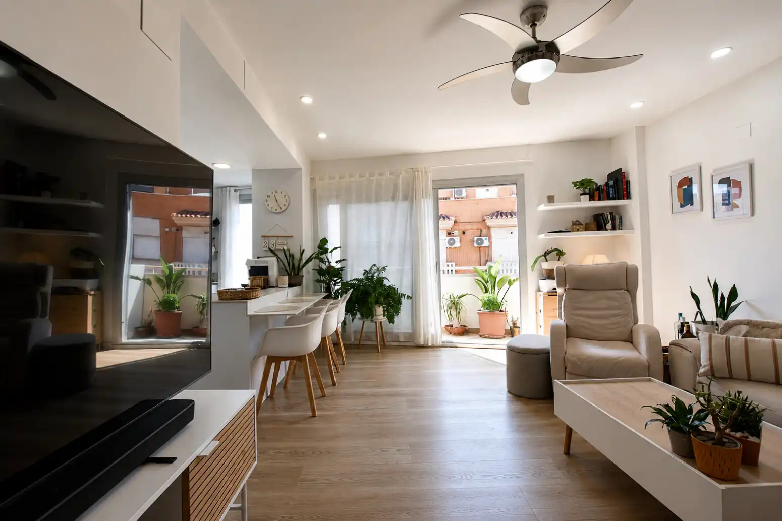 Living room of Flat for sale in Rafelbuñol / Rafelbunyol  with Heating, Furnished and Balcony