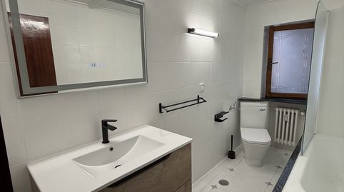 Foto 3 de Habitació a Calle de Gerardo Díaz Nuño, 4, El Berrón - La Carrera, Siero