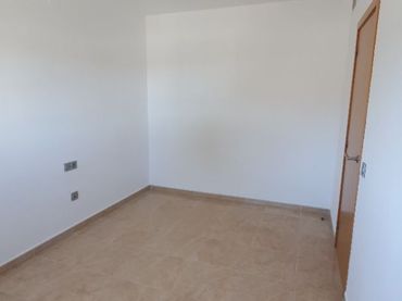 Flat with garden to rent in Carrer a 9