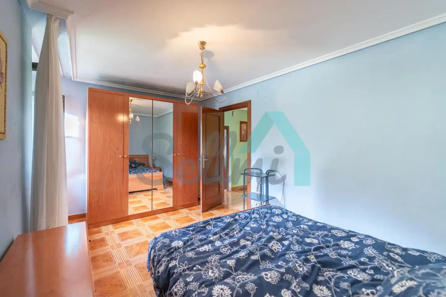 Dormitori de Casa o xalet en venda en Oviedo  amb Calefacció, Jardí privat i Terrassa