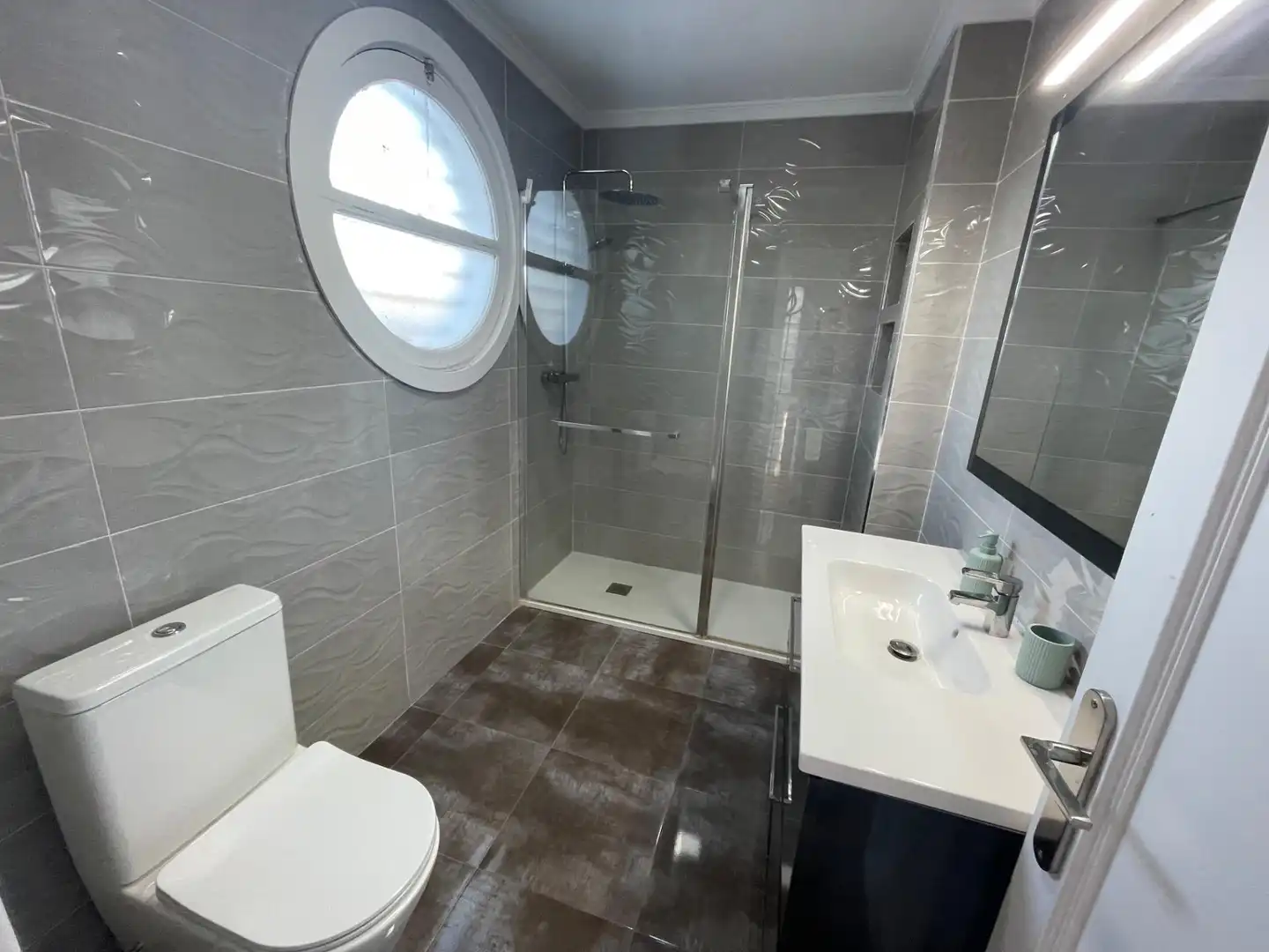 Bany de Casa o xalet en venda en Elche / Elx amb Aire condicionat, Jardí privat i Terrassa