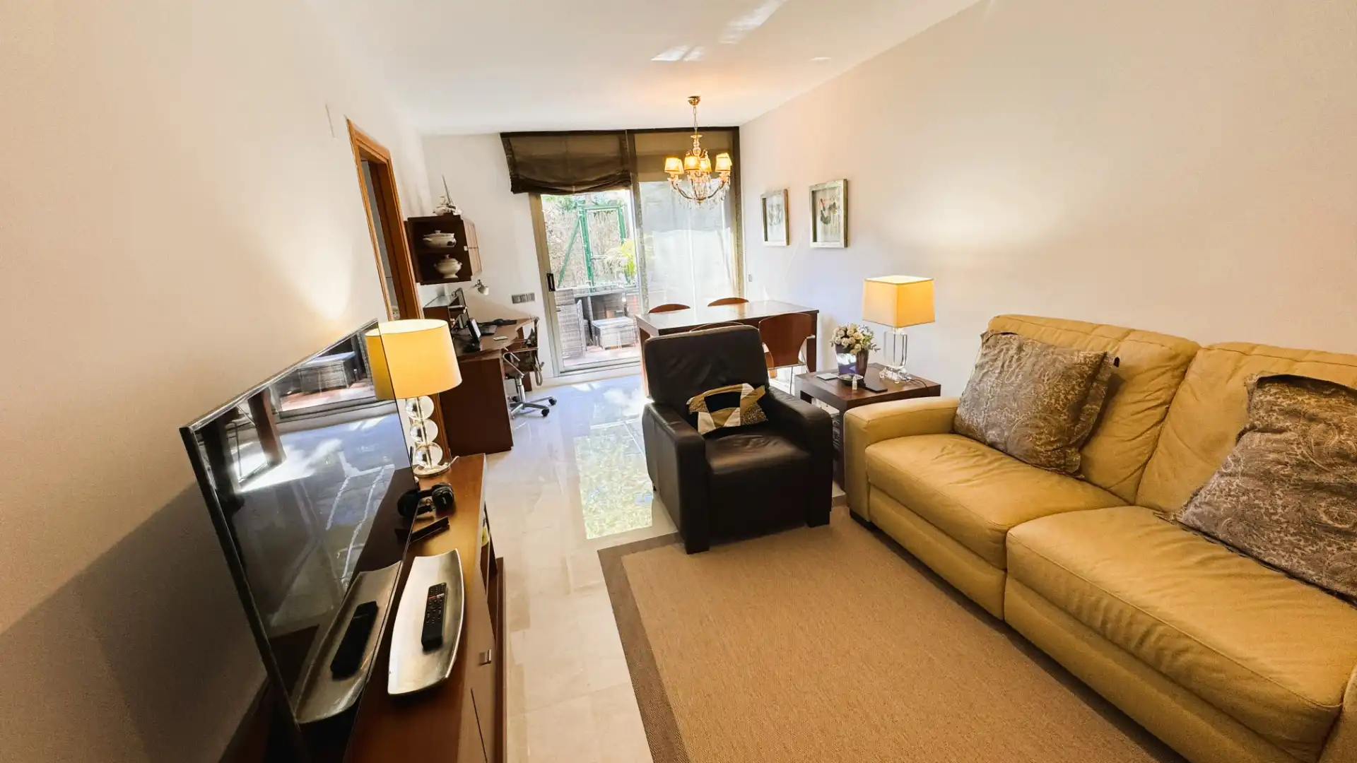 Sala de estar de Planta baja en venta en Salou con Aire acondicionado, Calefacción y Jardín privado