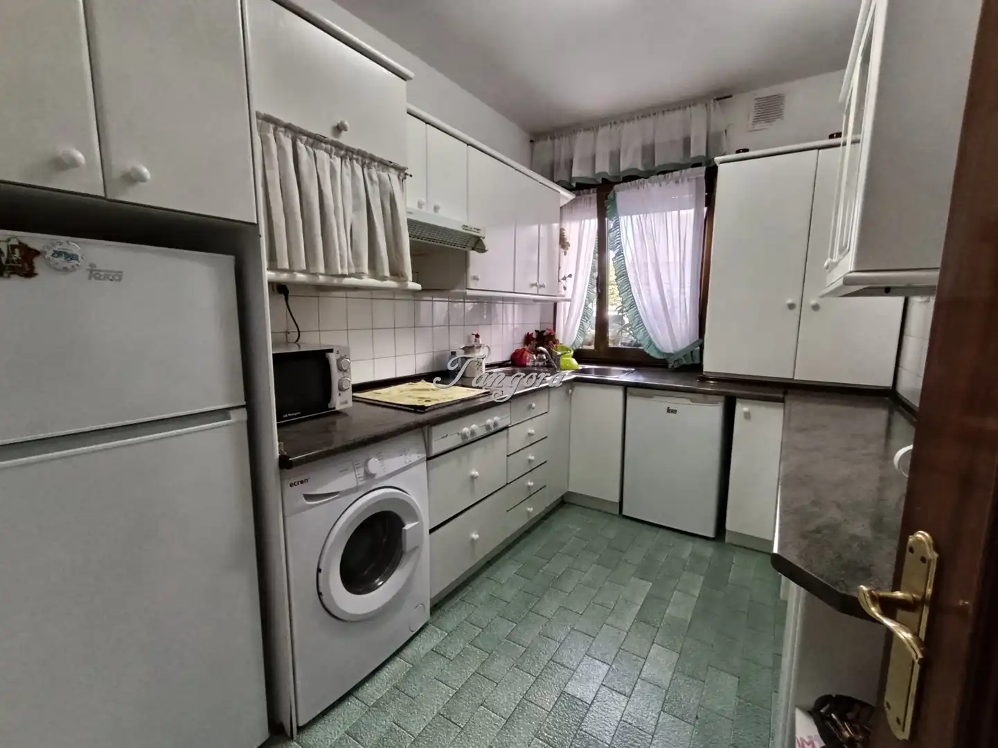 Kitchen of Flat for sale in Getxo   with Heating, Parquet flooring and Oven