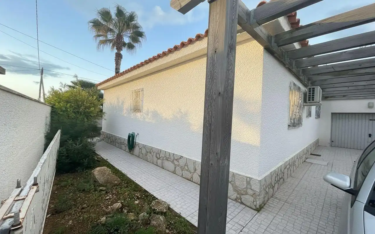 Vista exterior de Casa o chalet en venta en Vinaròs con Jardín privado, Terraza y Piscina