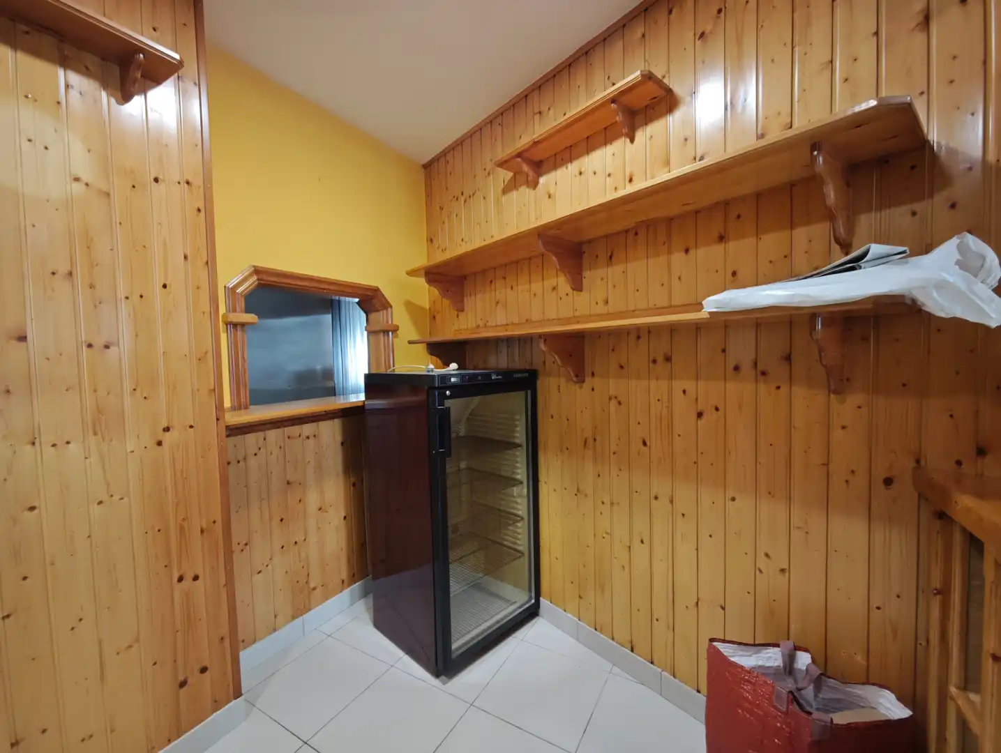 Commercial properties for rent in Narón  with Air Conditioner and Furnished