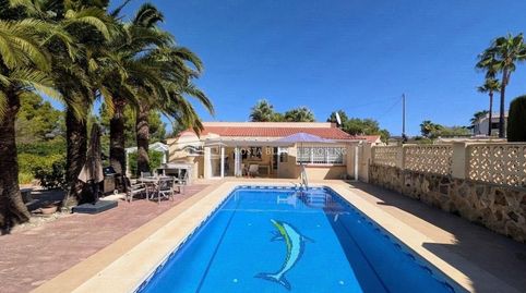 Villa reformada de una sola planta con amplia parcela llana y piscina climatizada  El Albir, imatge 2