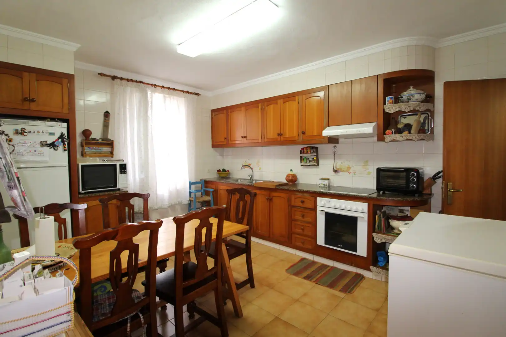 Cuina de Casa adosada en venda en Maó - Mahón amb Calefacció, Terrassa i Traster