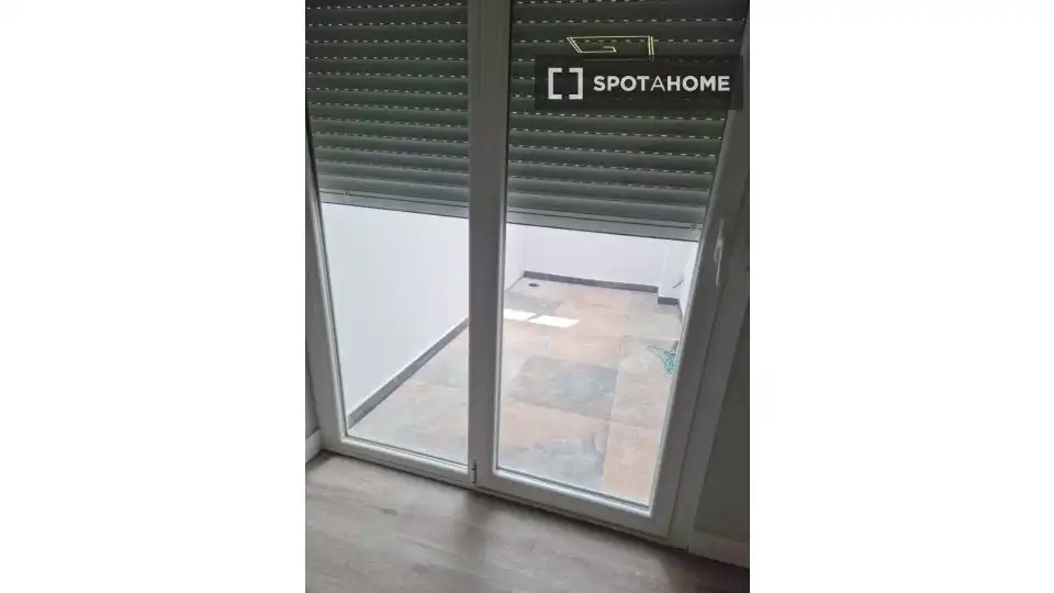 Room in Palomeras Sureste