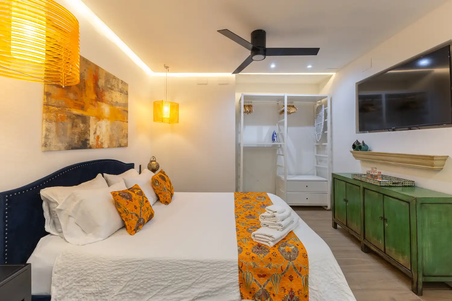 Bedroom of Flat for rent in Valencia  with Air Conditioner, Heating and Furnished