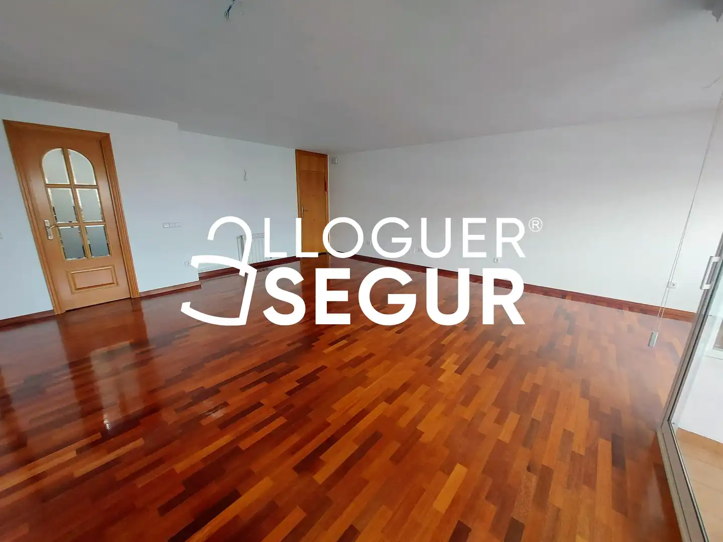 Flat for rent in de Sabino Arana , La Maternitat i Sant Ramon